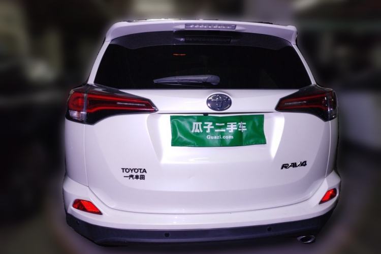 Used Toyota RAV4 2016 2.0L CVT Two-Wheel Drive Fashion Edition China V Standard Exterior 4
