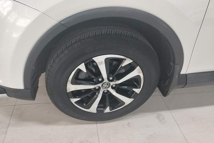 Used Toyota RAV4 2016 2.0L CVT Two-Wheel Drive Smart Edition China V Standard Exterior 4
