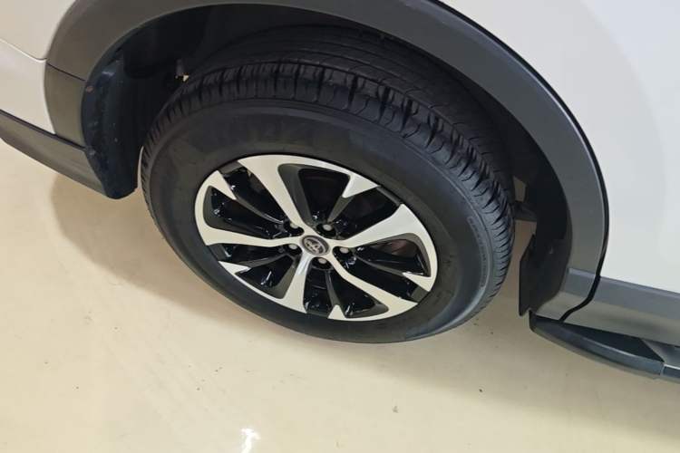 Used Toyota RAV4 2016 2.0L CVT Two-Wheel Drive Fashion Edition China V Standard Exterior 5