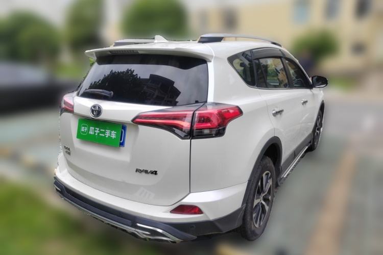 Used Toyota RAV4 2016 2.0L CVT Two-Wheel Drive Fashion Edition China V Standard Exterior 5