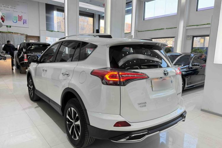 Used Toyota RAV4 2016 2.0L CVT Two-Wheel Drive Comfort Edition China V Standard Exterior 5