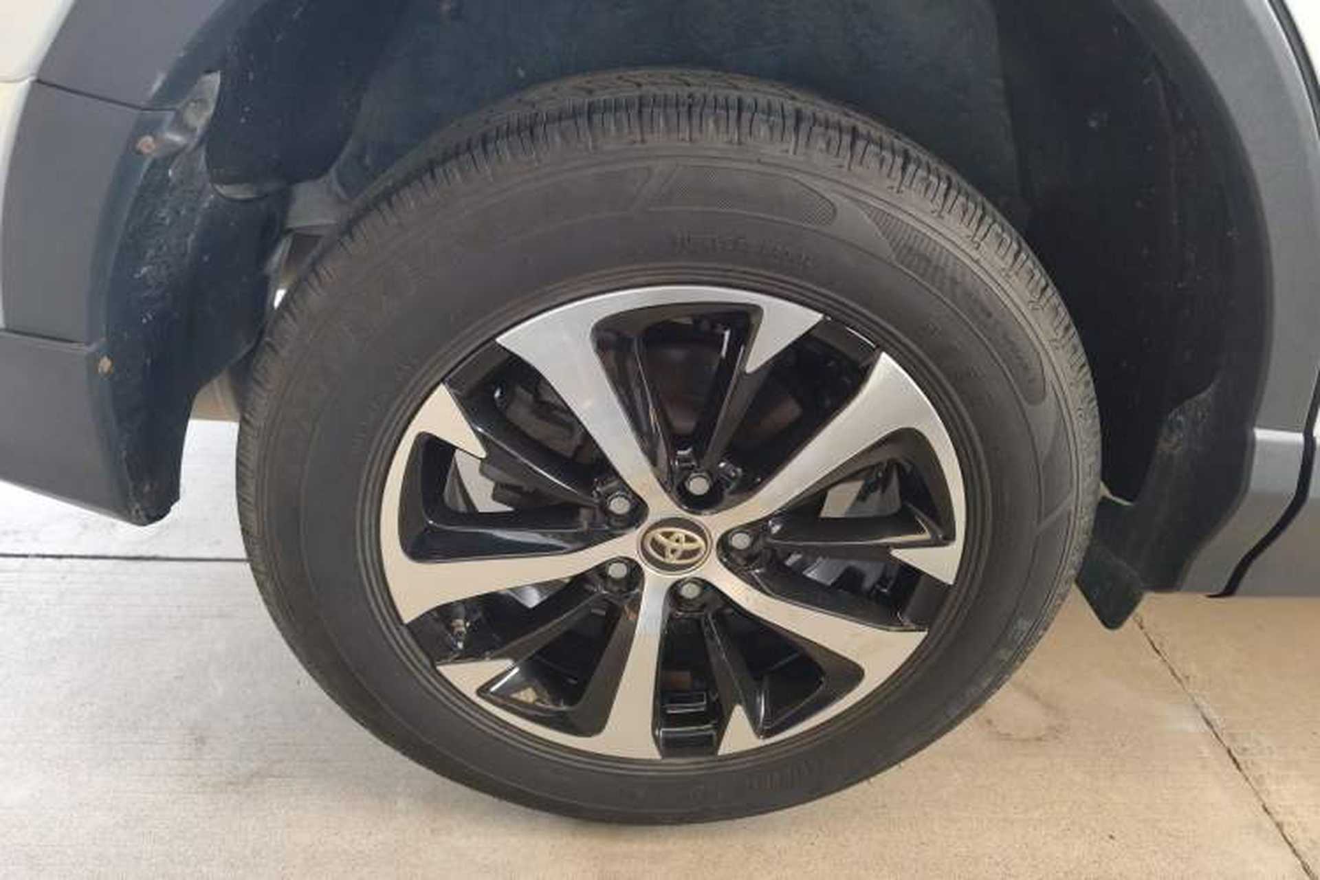 Used Toyota RAV4 2016 2.0L CVT Two-Wheel Drive Urban Edition China V Standard Exterior 5