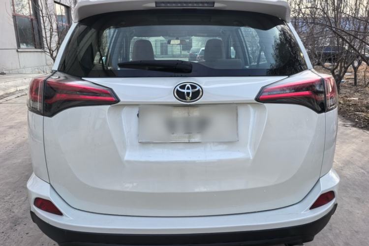 Used Toyota RAV4 2016 2.0L CVT Two-Wheel Drive Urban Edition China V Standard Exterior 5