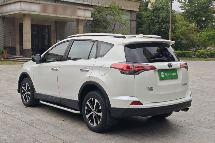 Used Toyota RAV4 2016 2.0L CVT Two-Wheel Drive Fashion Edition China V Standard Exterior 5