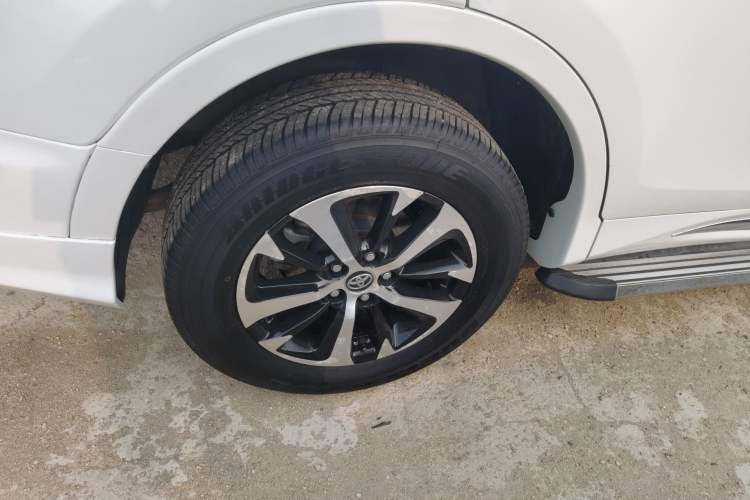 Used Toyota RAV4 2016 2.0L CVT Two-Wheel Drive Comfort Edition China V Standard Exterior 5