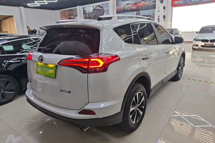 Used Toyota RAV4 2016 2.0L CVT Two-Wheel Drive Fashion Edition China V Standard Exterior 5