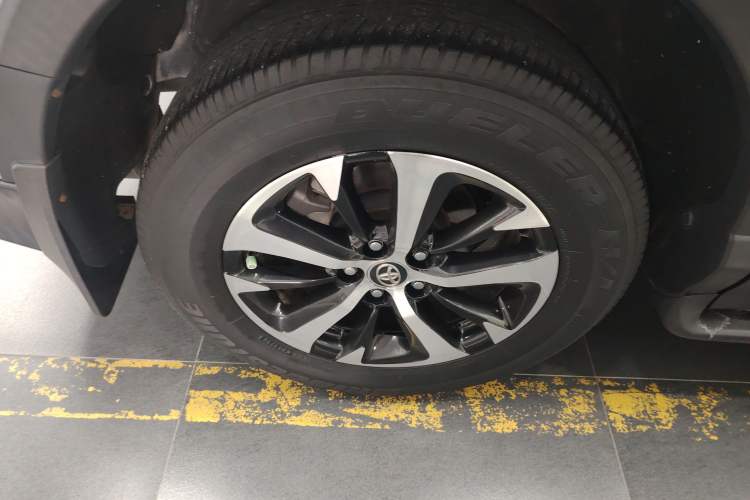 Used Toyota RAV4 2016 2.0L CVT Two-Wheel Drive Fashion Edition China V Standard Exterior 5