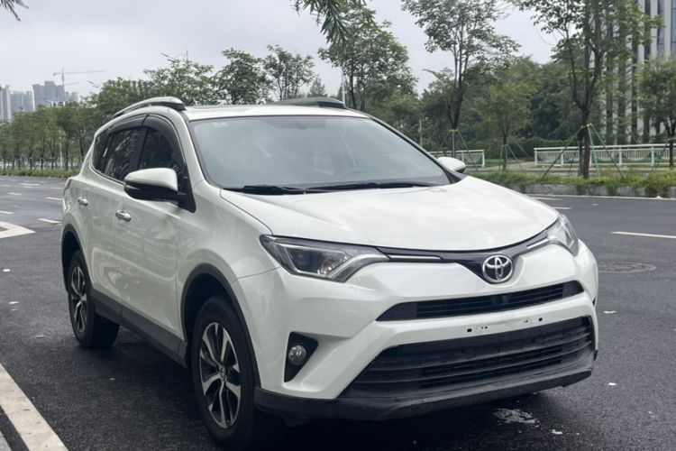 Used Toyota RAV4 2016 2.0L CVT Two-Wheel Drive Fashion Edition China V Standard Exterior 5