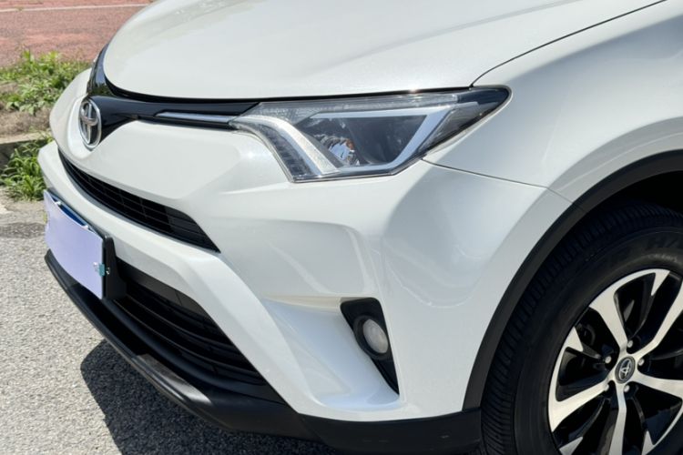Used Toyota RAV4 2016 2.0L CVT Two-Wheel Drive Urban Edition China V Standard Exterior 5