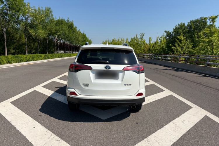 Used Toyota RAV4 2016 2.0L CVT Two-Wheel Drive Fashion Edition China V Standard Exterior 5