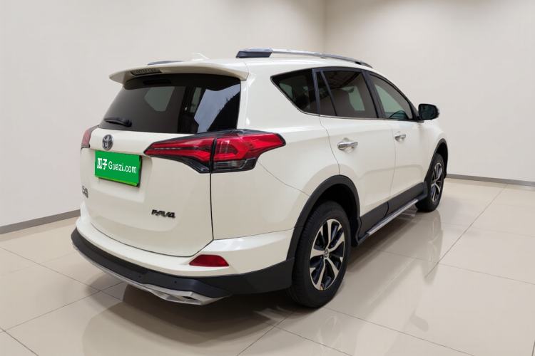 Used Toyota RAV4 2016 2.0L CVT Two-Wheel Drive Fashion Edition China V Standard Exterior 5