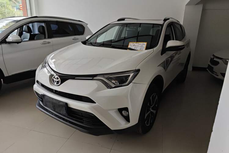 Used Toyota RAV4 2016 2.0L CVT Two-Wheel Drive Fashion Edition China V Standard Exterior 5