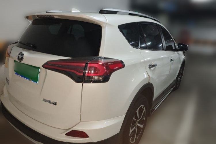 Used Toyota RAV4 2016 2.0L CVT Two-Wheel Drive Fashion Edition China V Standard Exterior 5