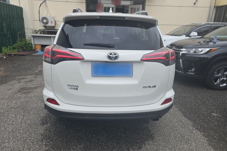 Used Toyota RAV4 2016 2.0L CVT Two-Wheel Drive Fashion Edition China V Standard Exterior 6