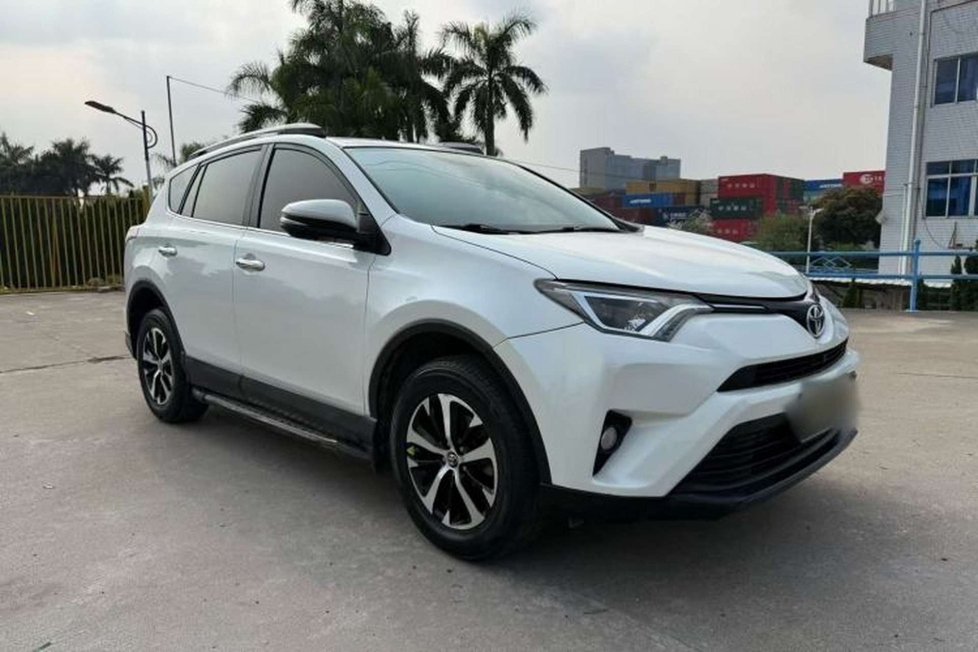 Used Toyota RAV4 2016 2.0L CVT Two-Wheel Drive Fashion Edition China V Standard Exterior 6