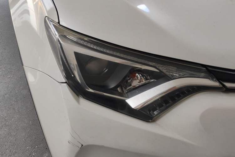 Used Toyota RAV4 2016 2.0L CVT Two-Wheel Drive Urban Edition China V Standard Exterior 6