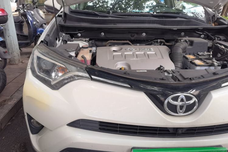 Used Toyota RAV4 2016 2.0L CVT Two-Wheel Drive Fashion Edition China V Standard Exterior 6