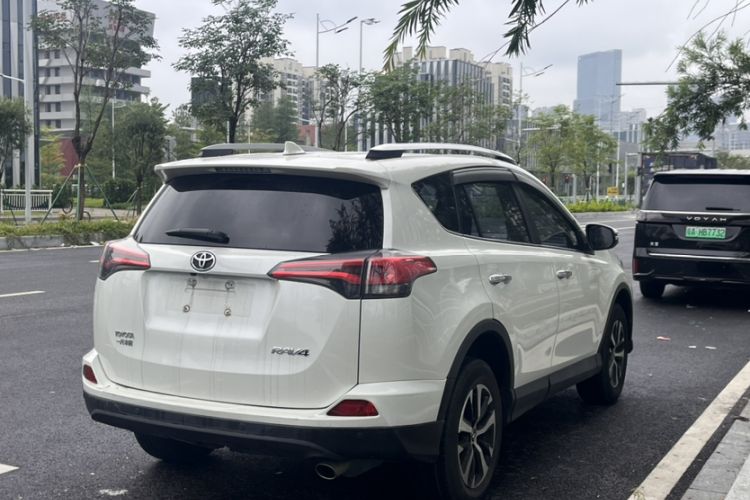 Used Toyota RAV4 2016 2.0L CVT Two-Wheel Drive Fashion Edition China V Standard Exterior 6