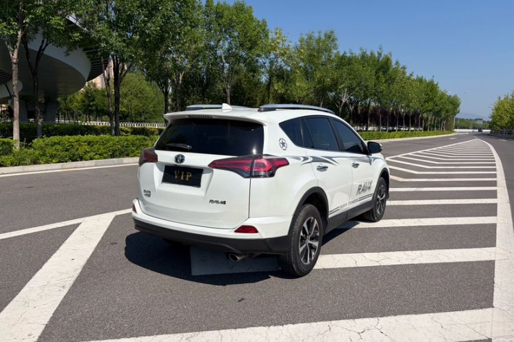 Used Toyota RAV4 2016 2.0L CVT Two-Wheel Drive Fashion Edition China V Standard Exterior 6