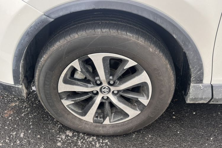 Used Toyota RAV4 2016 2.0L CVT Two-Wheel Drive Fashion Edition China V Standard Exterior 7