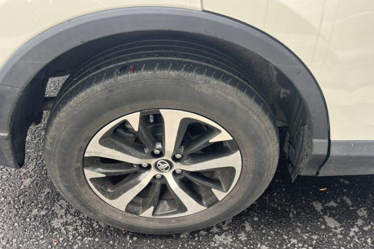 Used Toyota RAV4 2016 2.0L CVT Two-Wheel Drive Fashion Edition China V Standard Exterior 8