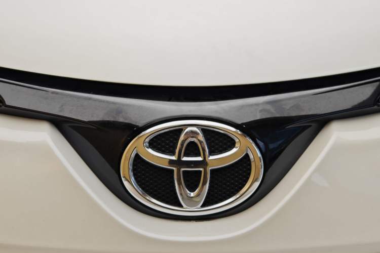 Used Toyota RAV4 2016 2.0L CVT Two-Wheel Drive Urban Edition China V Standard Exterior 8