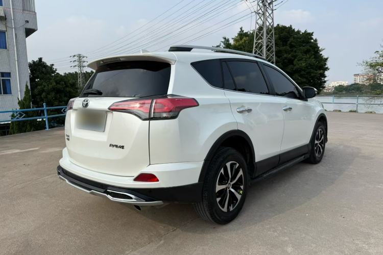 Used Toyota RAV4 2016 2.0L CVT Two-Wheel Drive Fashion Edition China V Standard Exterior 9