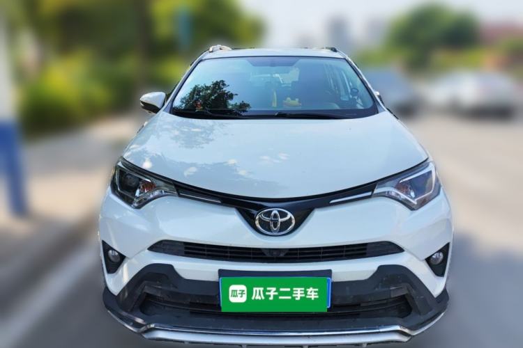 Used Toyota RAV4 2016 2.0L CVT Two-Wheel Drive Fashion Edition China V Standard Front