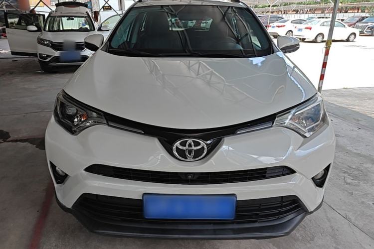 Used Toyota RAV4 2016 2.0L CVT Two-Wheel Drive Fashion Edition China V Standard Front