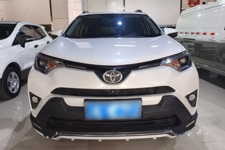 Used Toyota RAV4 2016 2.0L CVT Two-Wheel Drive Fashion Edition China V Standard Front