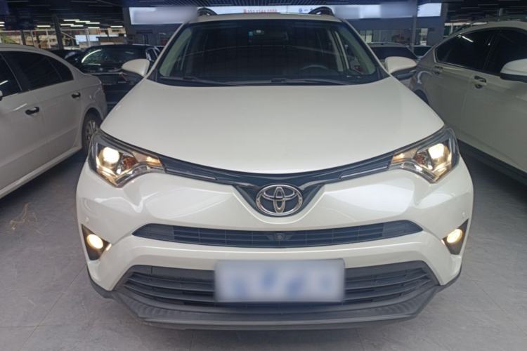 Used Toyota RAV4 2016 2.0L CVT Two-Wheel Drive Fashion Edition China V Standard Front