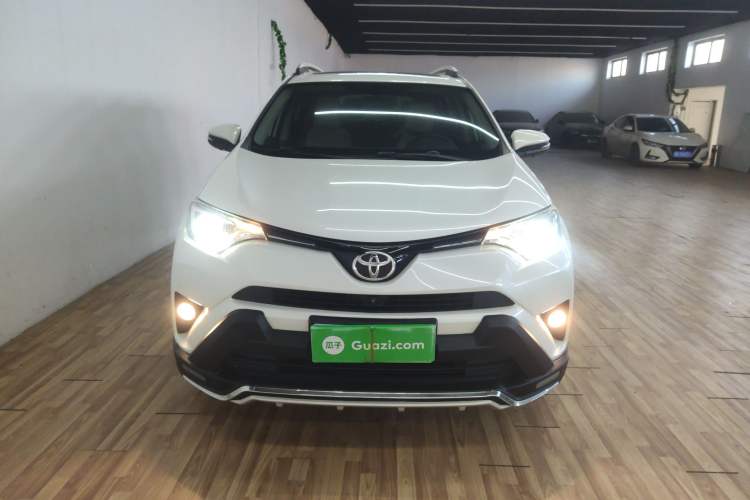 Used Toyota RAV4 2016 2.0L CVT Two-Wheel Drive Comfort Edition China V Standard Front