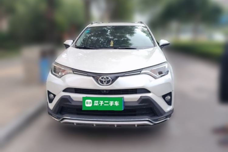 Used Toyota RAV4 2016 2.0L CVT Two-Wheel Drive Fashion Edition China V Standard Front