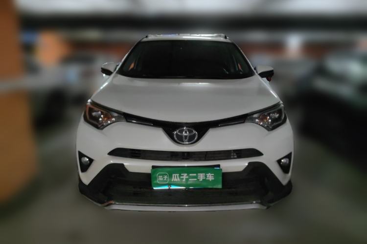 Used Toyota RAV4 2016 2.0L CVT Two-Wheel Drive Fashion Edition China V Standard Front