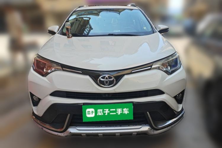 Used Toyota RAV4 2016 2.0L CVT Two-Wheel Drive Fashion Edition China V Standard Front