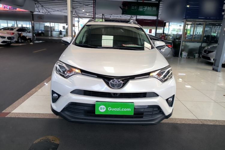 Used Toyota RAV4 2016 2.0L CVT Two-Wheel Drive Fashion Edition China V Standard Front
