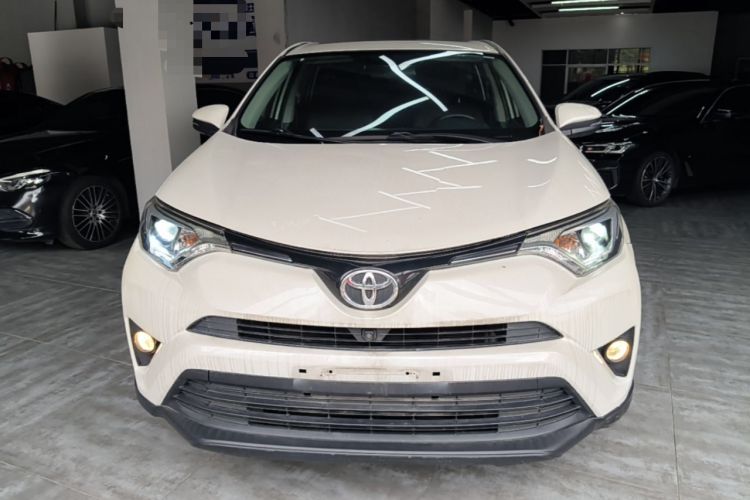 Used Toyota RAV4 2016 2.0L CVT Two-Wheel Drive Fashion Edition China V Standard Front