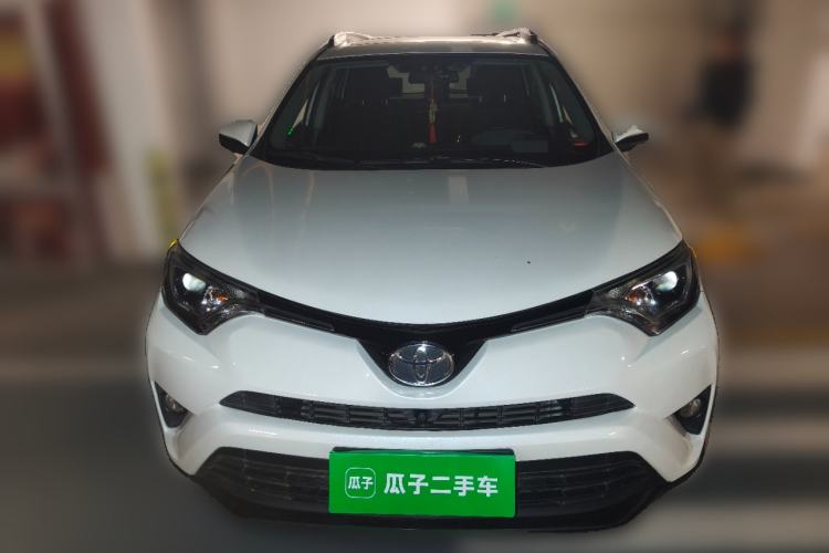 Used Toyota RAV4 2016 2.0L CVT Two-Wheel Drive Fashion Edition China V Standard Front
