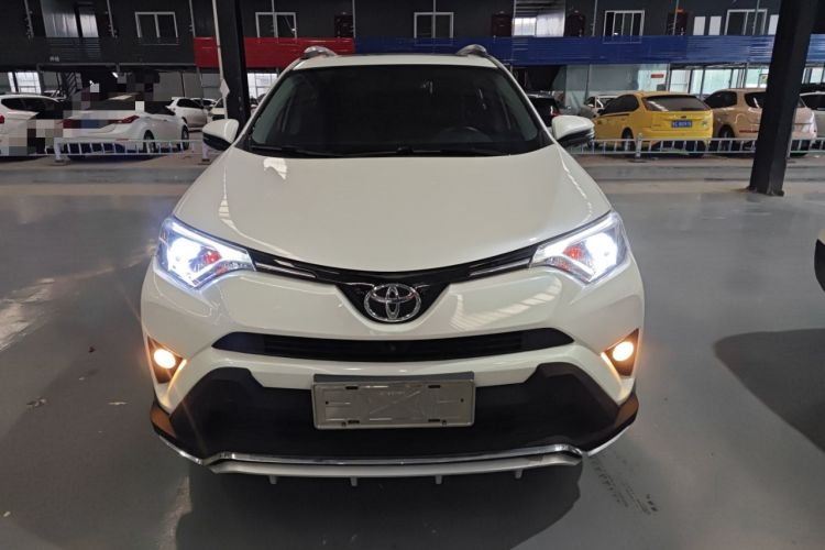 Used Toyota RAV4 2016 2.0L CVT Two-Wheel Drive Fashion Edition China V Standard Front