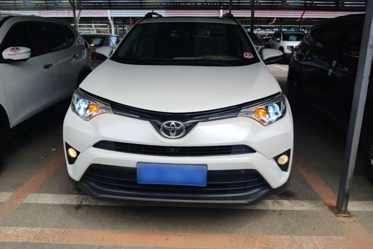 Used Toyota RAV4 2016 2.0L CVT Two-Wheel Drive Fashion Edition China V Standard Front
