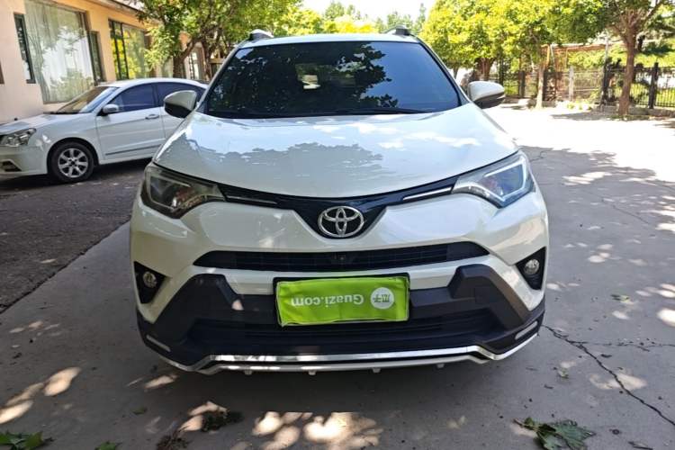 Used Toyota RAV4 2016 2.0L CVT Two-Wheel Drive Comfort Edition China V Standard Front
