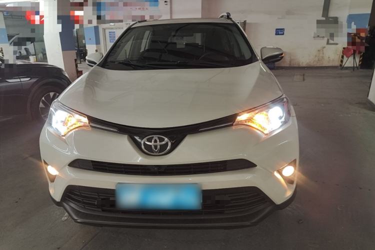 Used Toyota RAV4 2016 2.0L CVT Two-Wheel Drive Fashion Edition China V Standard Front