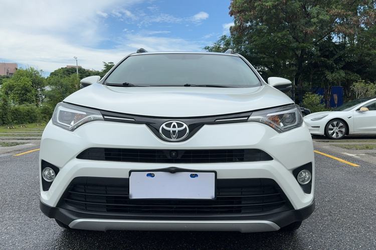 Used Toyota RAV4 2016 2.5L Automatic 4x4 Elite Edition Front