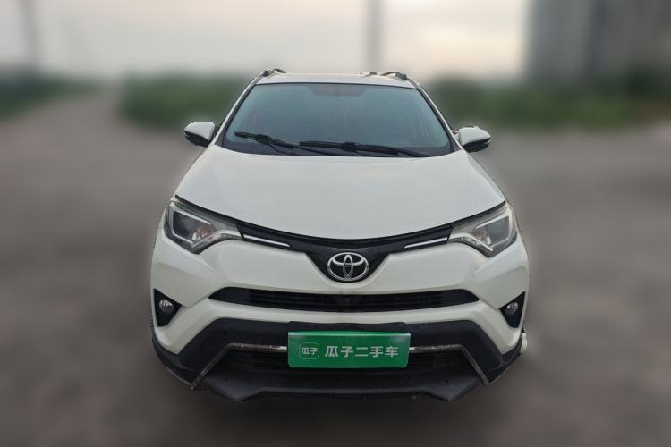 Used Toyota RAV4 2016 2.0L CVT Two-Wheel Drive Fashion Edition China V Standard Front