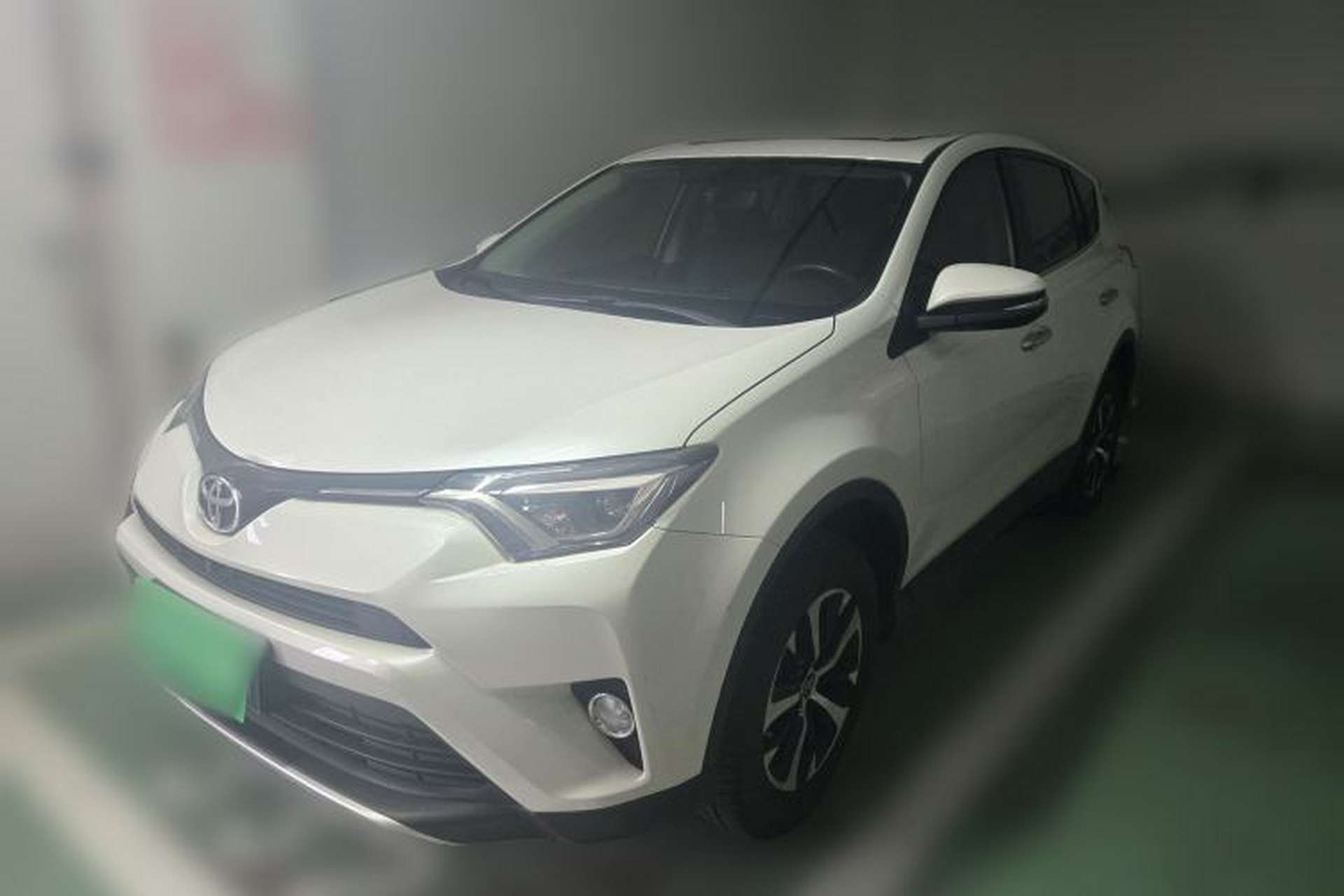 Used Toyota RAV4 2016 2.0L CVT 4x4 New Edition China V Standard Front Left 45 Deg