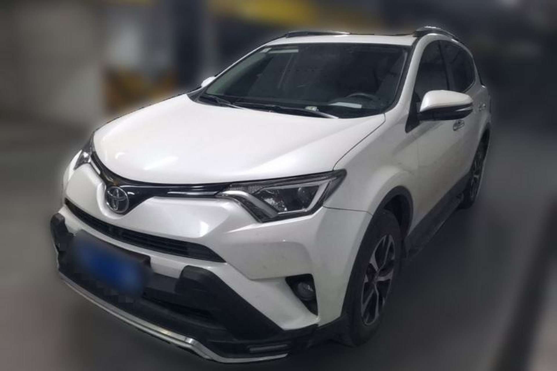 Used Toyota RAV4 2016 2.0L CVT Two-Wheel Drive Fashion Edition China V Standard Front Left 45 Deg