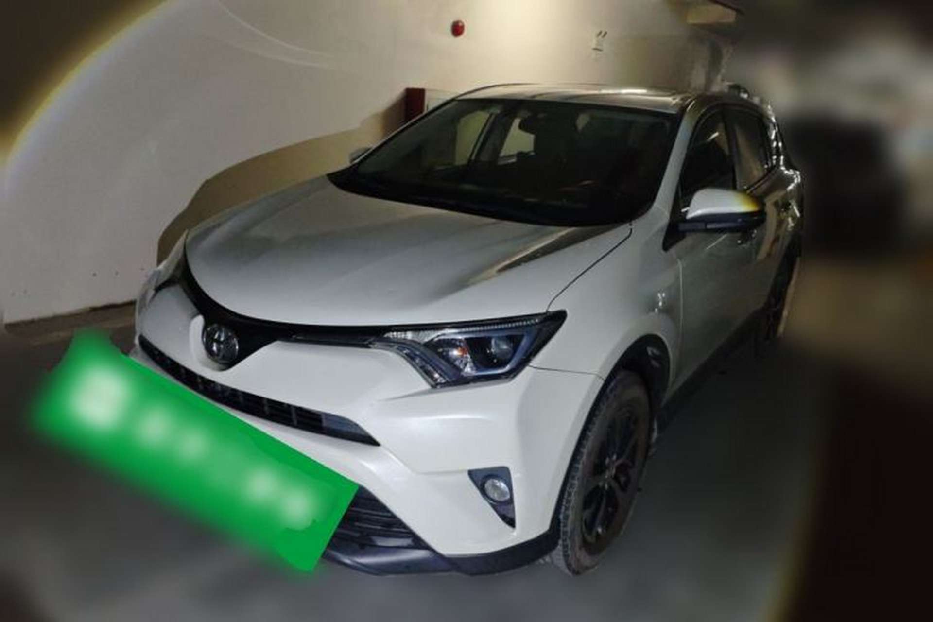 Used Toyota RAV4 2016 2.0L CVT Two-Wheel Drive Fashion Edition China V Standard Front Left 45 Deg