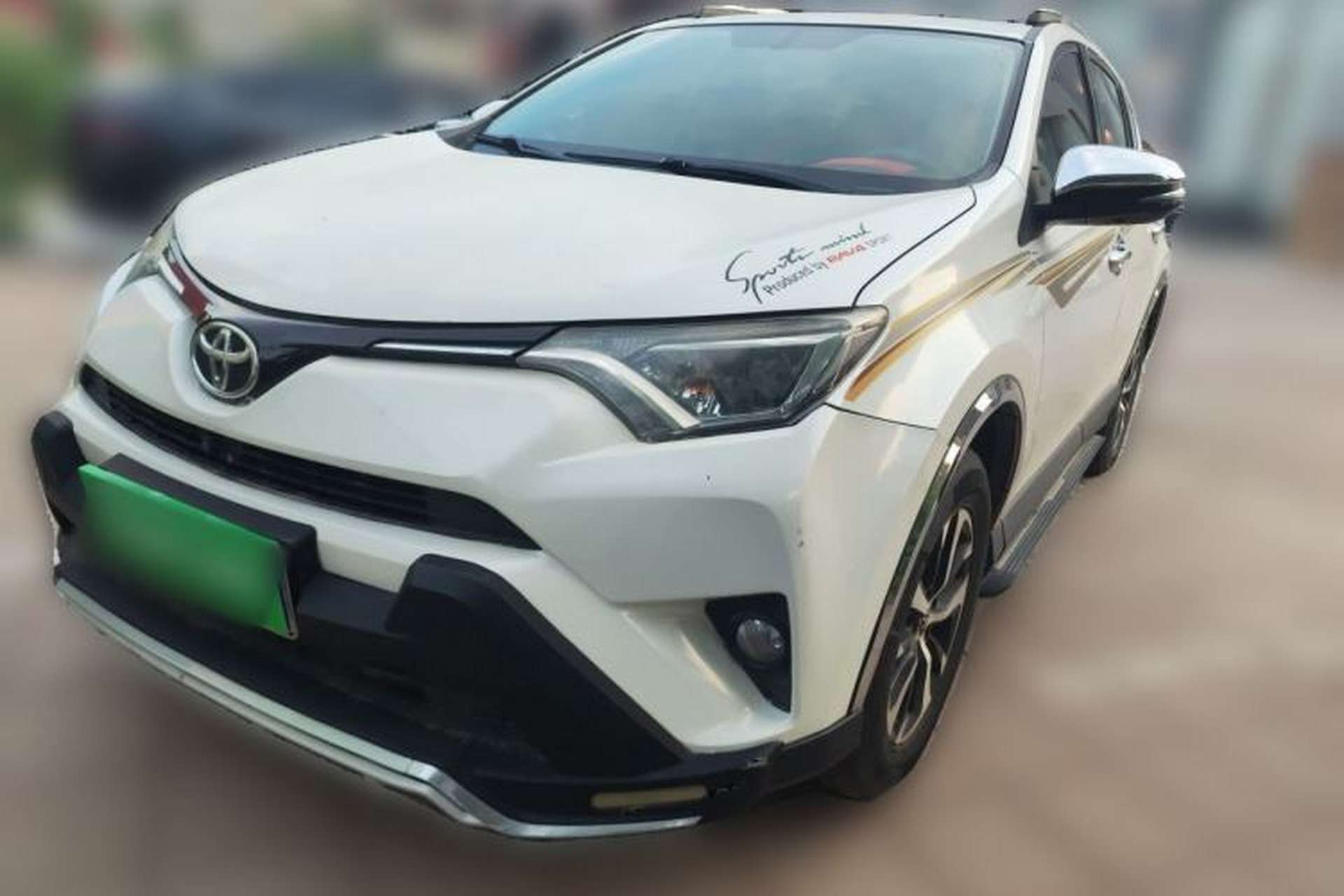 Used Toyota RAV4 2016 2.0L CVT Two-Wheel Drive Fashion Edition China V Standard Front Left 45 Deg