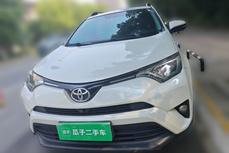 Used Toyota RAV4 2016 2.0L CVT Two-Wheel Drive Fashion Edition China V Standard Front