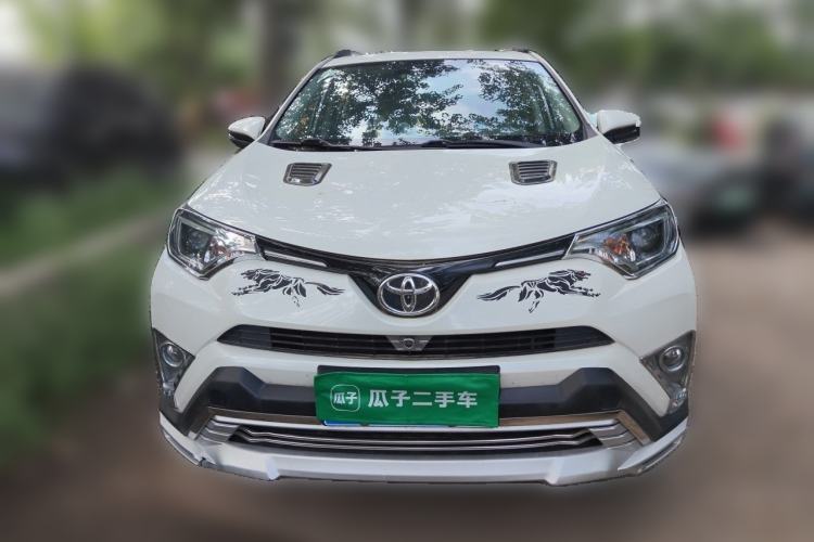 Used Toyota RAV4 2016 2.0L CVT Two-Wheel Drive Fashion Edition China V Standard Front